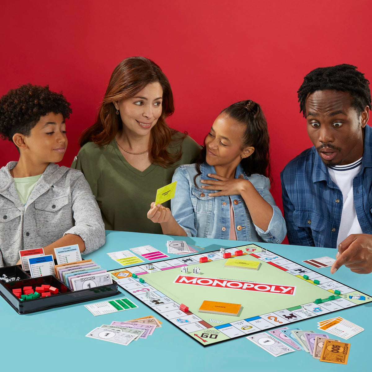Monopoly Board Game | Classic Game with Storage Tray and Larger Tokens | Ages 8+ | 2 to 6 Players | Family Games for Kids and Adults | Kids Gifts (English & French) đ All In One Marketplace Canada