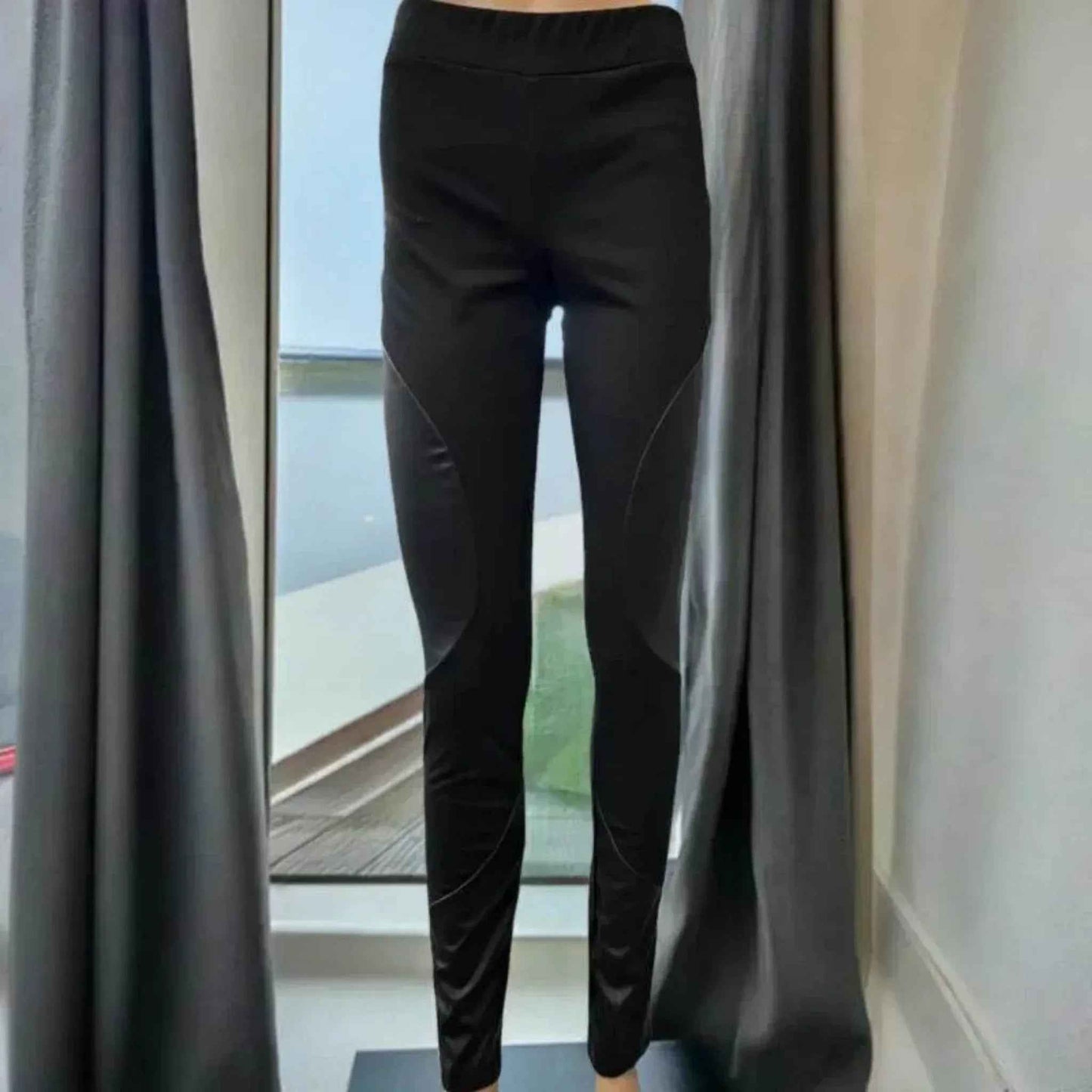 Pantalon C'est Elle avec cuir