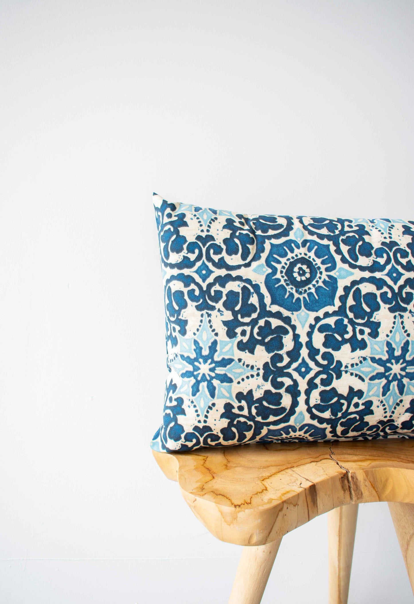 OUTDOOR PILLOW - BLUE FLORAL LUMBAR