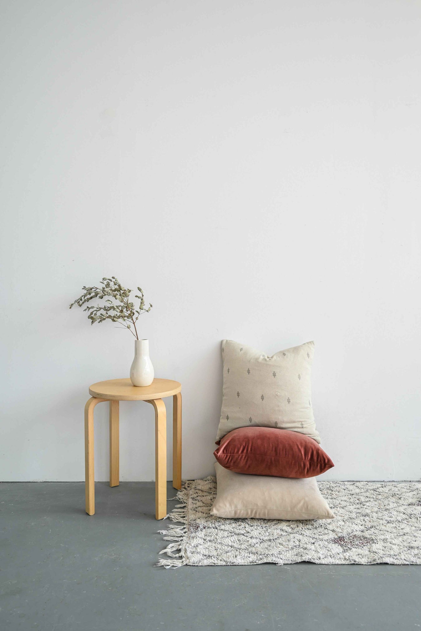 VELVET - STONE 18"