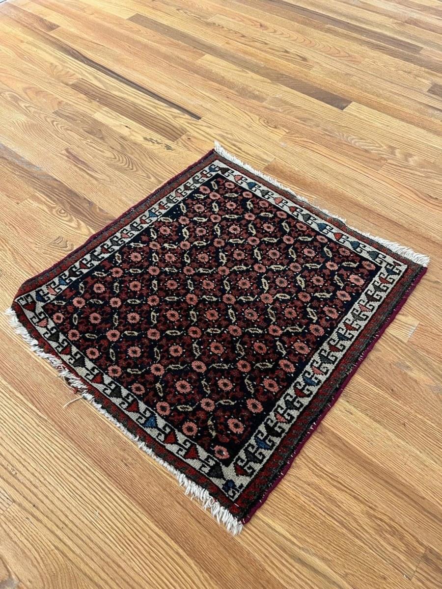 Antiker persischer Malayer Teppich | 0,64 m x 0,61 m