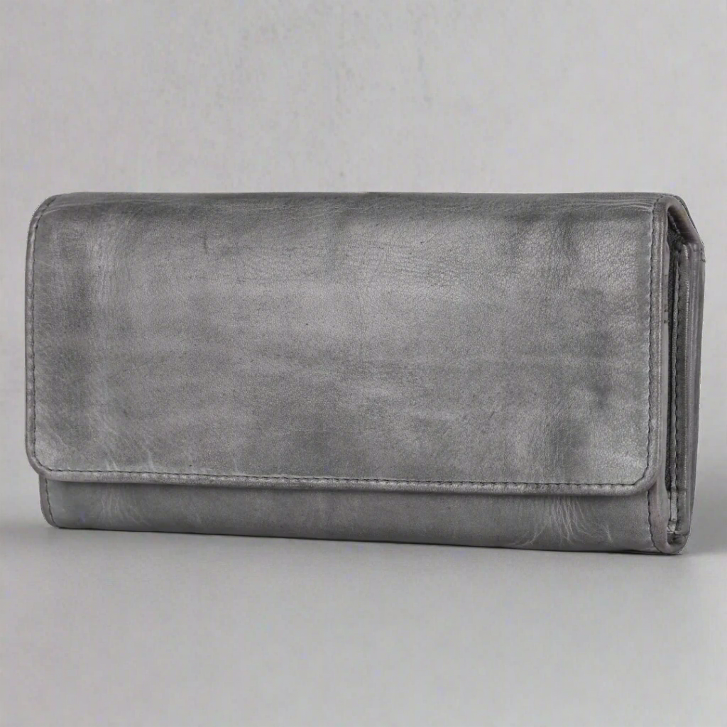 MET Women's Leather Clutch Wallet