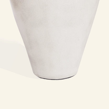Große dekorative Vase aus Zement und Seegras