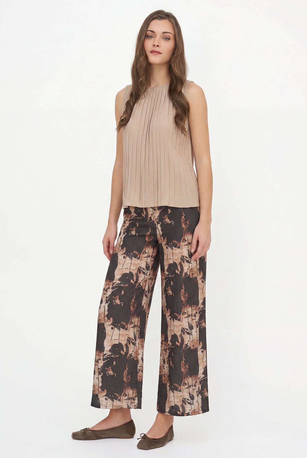 Women's Pleated Crew-Neck Sleeveless Top