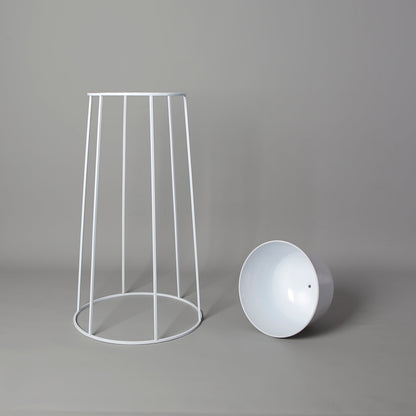 Nura White Pflanzgefäß aus Metall, 75 cm