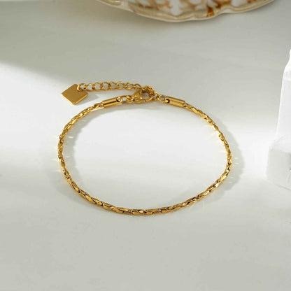 KANAI Gold: Modern Intricate Textured Twist Chain Bracelet