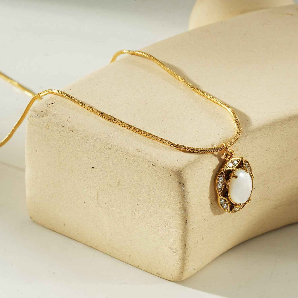 MYTHIC Gold: Heirloom Inspired Freshwater Pearl Halo Pendant Necklace