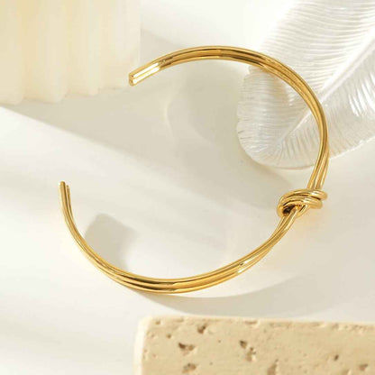 VANDA Gold: Modern Double Strand Metal Knot Bracelet