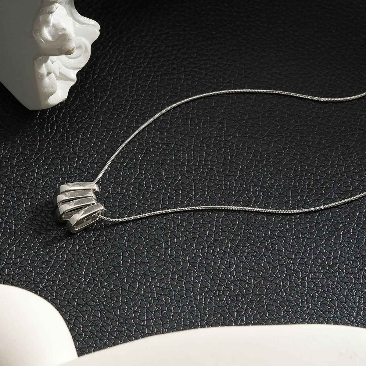 GARNA Silver (White Gold): Mini Snake-Skin Chain with Zirconia-Adorned Oval Shaped Charms