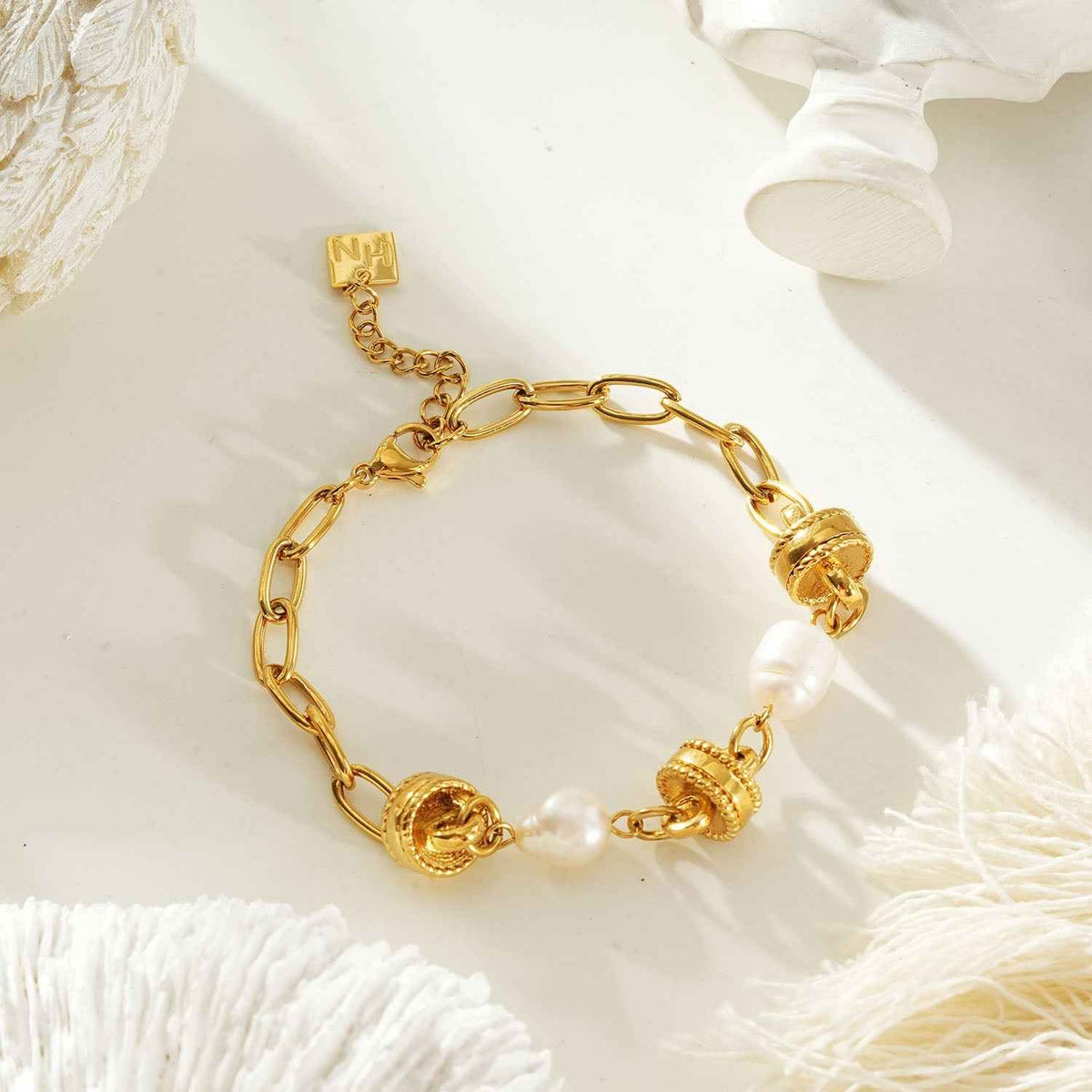 ARGENTA Gold: Regal Harmony Chain Bracelet with Relic Orbs and Freshwater Pearls