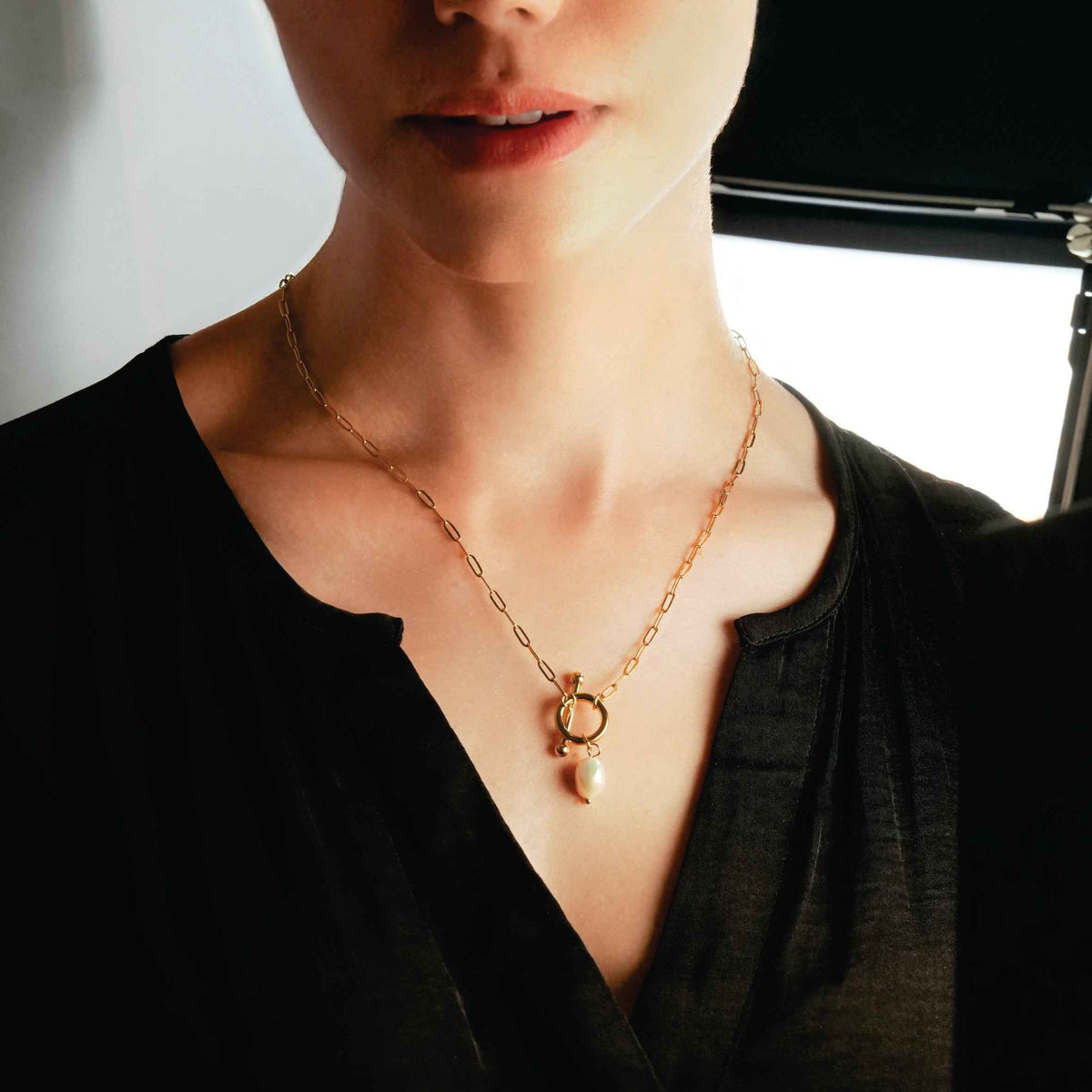 D'ANGELA Gold:  Paperclip Chain Necklace with Toggle Fastener & Pearl Charm