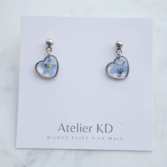 Boucles d’oreilles Mia - fleurs de myosotis - coeur (petit 12mm)