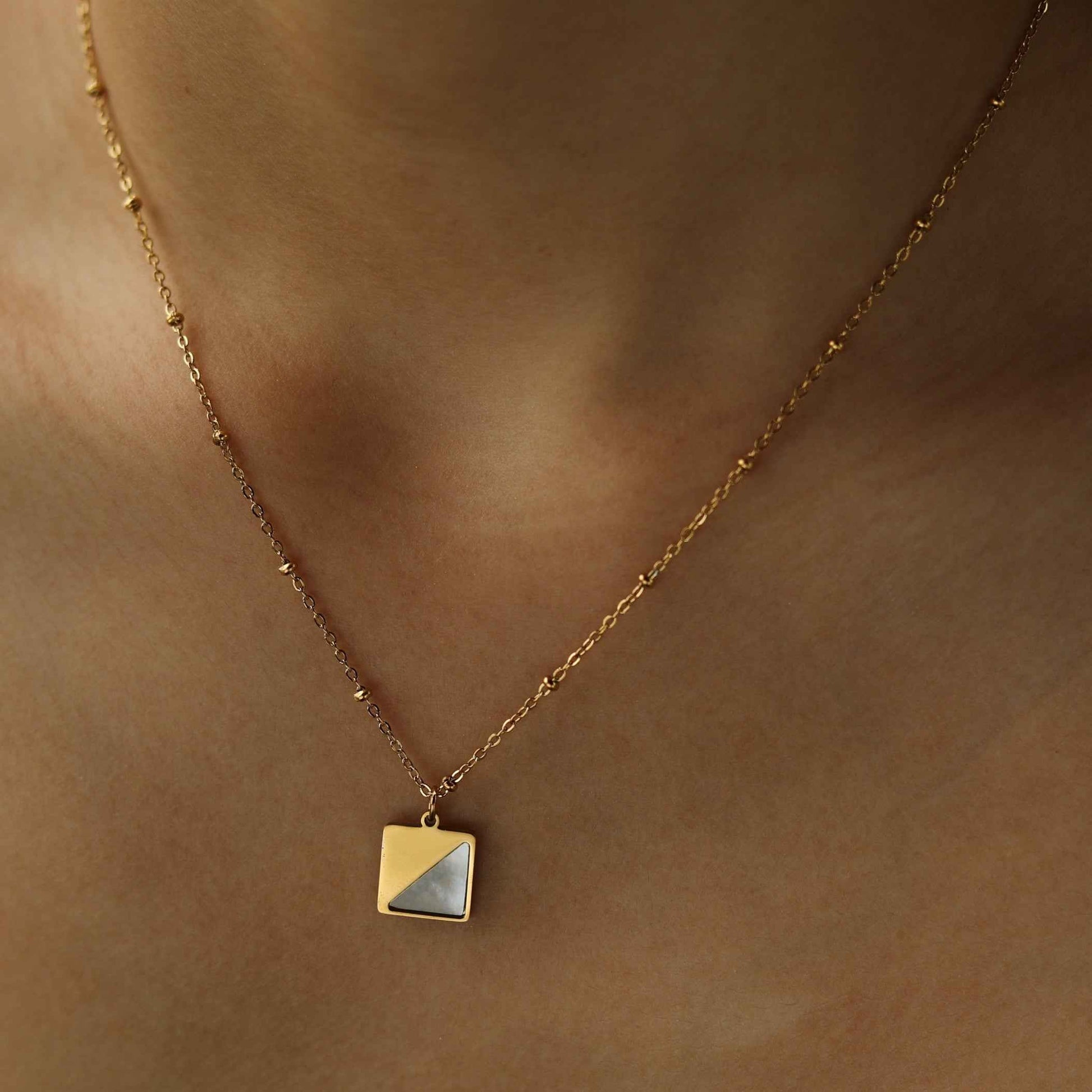 ELU Minimalist Metal & Shell Square Pendant Necklace