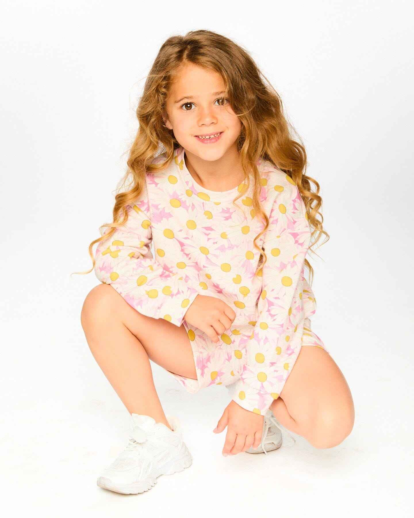 French Terry Shorts Pink Printed Daisies