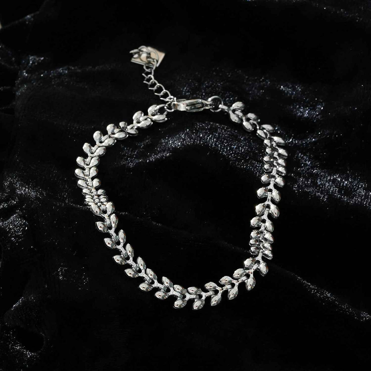 MAGDA Silver (White Gold): Leafy Patterned Bold Bracelet