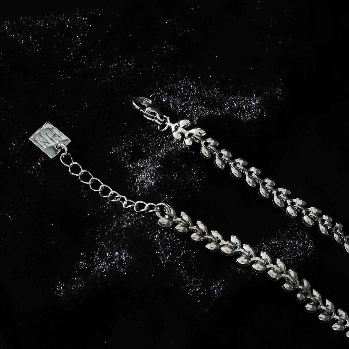 MAGDA Silver (White Gold): Leafy Patterned Bold Bracelet