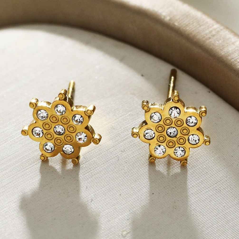Style AGNES: 'Be a Star' Zirconia Studs