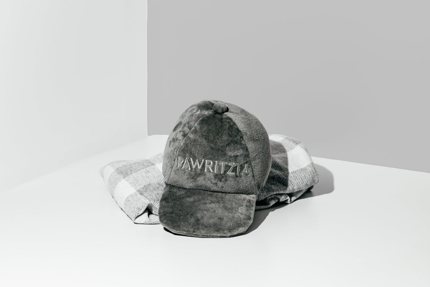 NEW LIMITED EDITION Pawty Animals Eco-Friendly Pawritzia Hat - Dog Toy