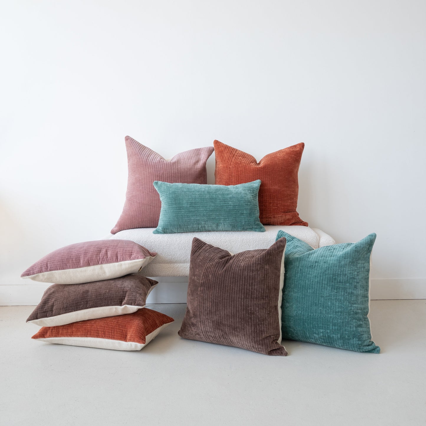 VELVET - RIBBED BROWN