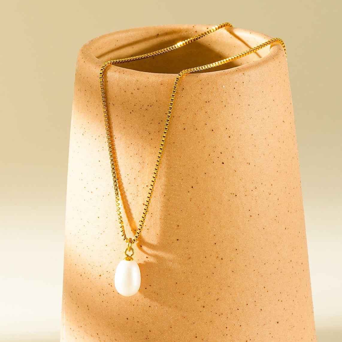 SZILVIA Gold: Minimalist Chic - Mini Box Chain Necklace with Freshwater Pearl Charm