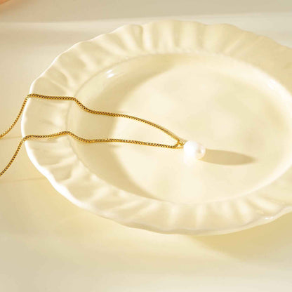 SZILVIA Gold: Minimalist Chic - Mini Box Chain Necklace with Freshwater Pearl Charm