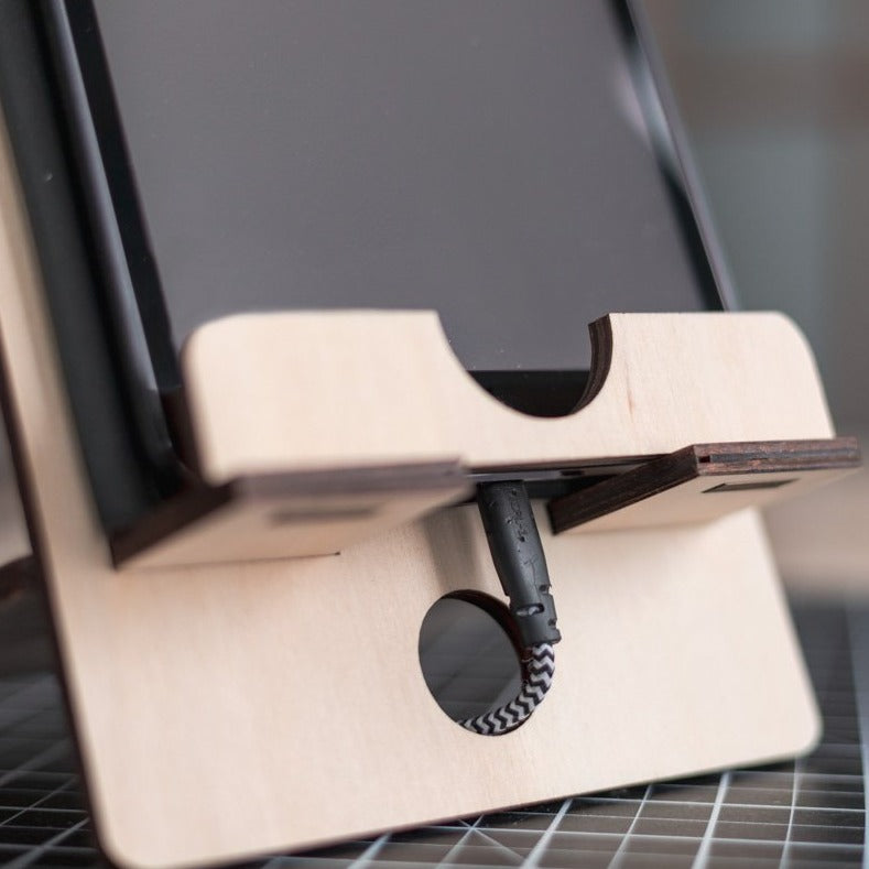 Elektronischer Tablet-Ständer „d-Poser“
