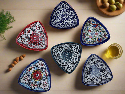Handgemachte Keramik-Vorspeisenplatte „Dreieck“ – 17,8 cm Servierschale | Marokkanische und florale Muster