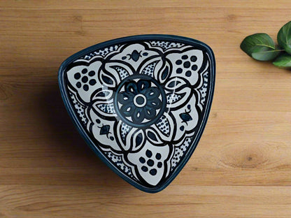Handgemachte Keramik-Vorspeisenplatte „Dreieck“ – 17,8 cm Servierschale | Marokkanische und florale Muster