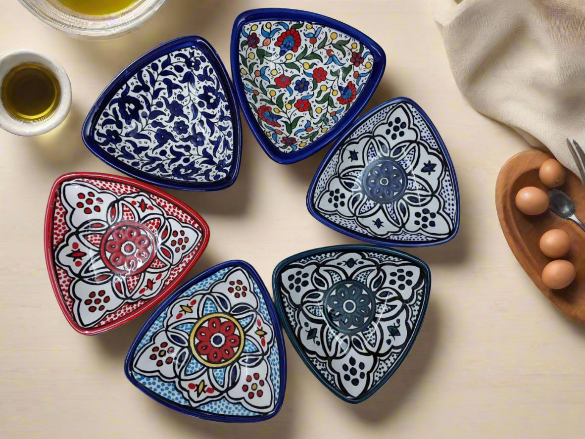 Handgemachte Keramik-Vorspeisenplatte „Dreieck“ – 17,8 cm Servierschale | Marokkanische und florale Muster