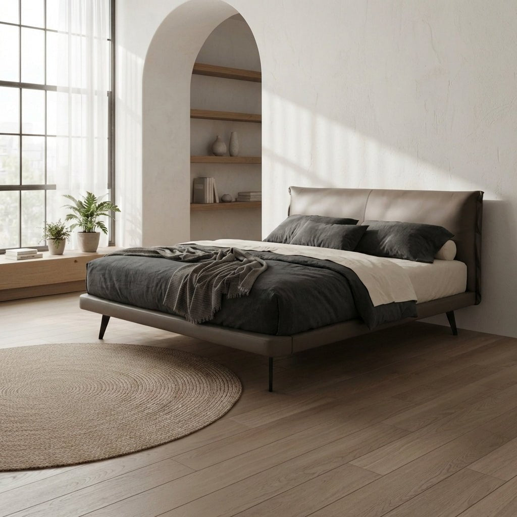Aries Minimalistisches Bett aus braunem Kunstleder