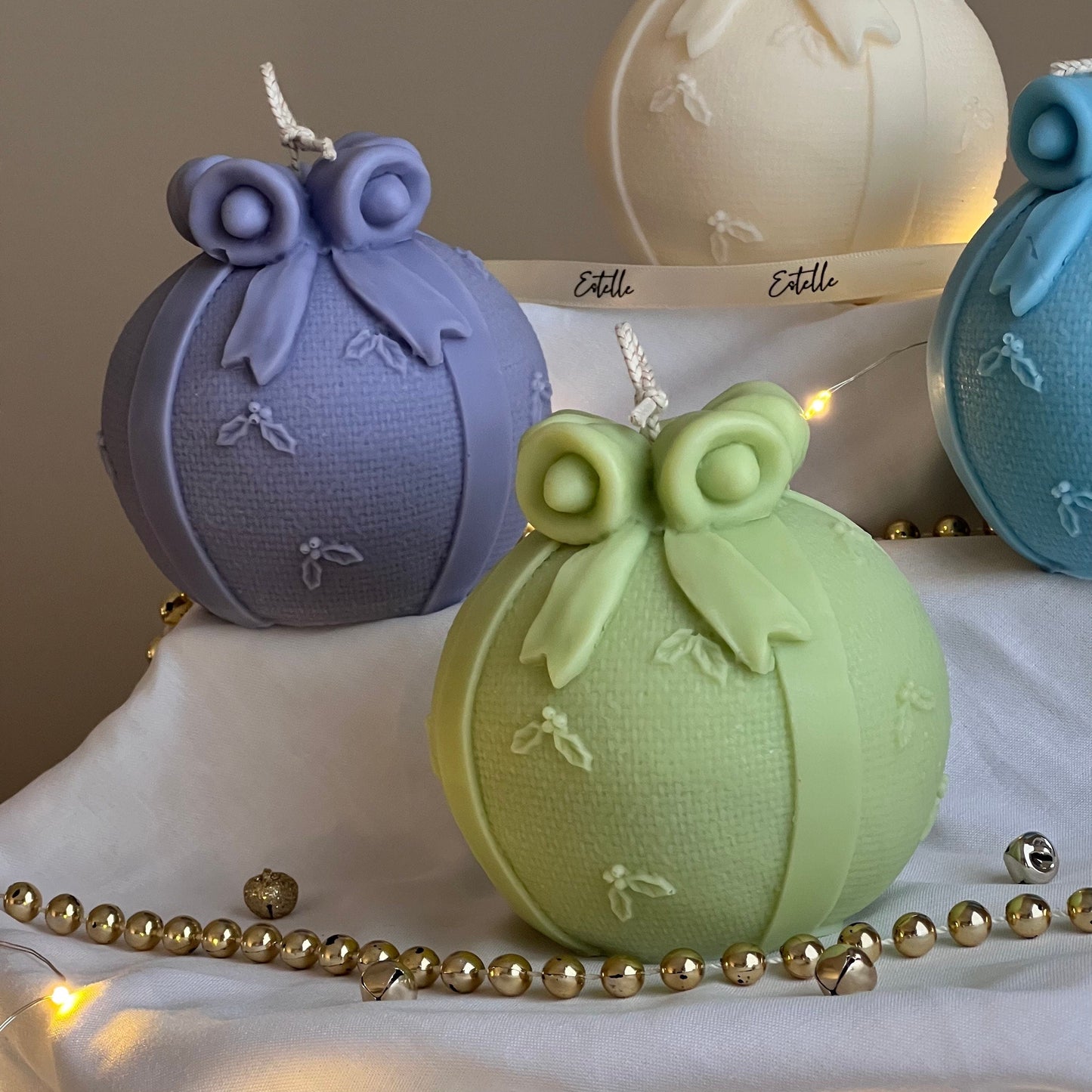 Handgegossene Weihnachtsbaumkugel Sojakerze: Festliche Dekoration