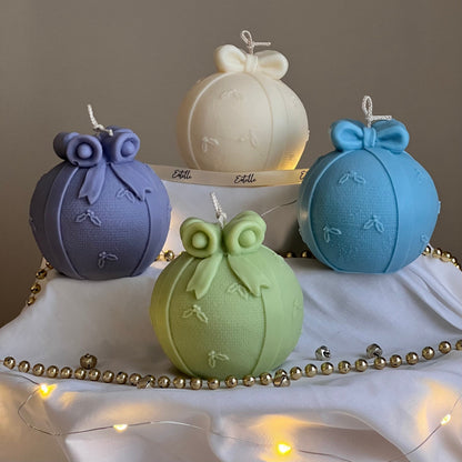 Handgegossene Weihnachtsbaumkugel Sojakerze: Festliche Dekoration