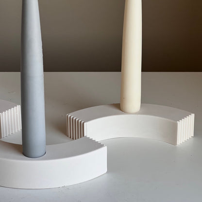 Minimalistischer Kerzenhalter aus Jesmonit: Geometrische Dekoration für Stabkerzen