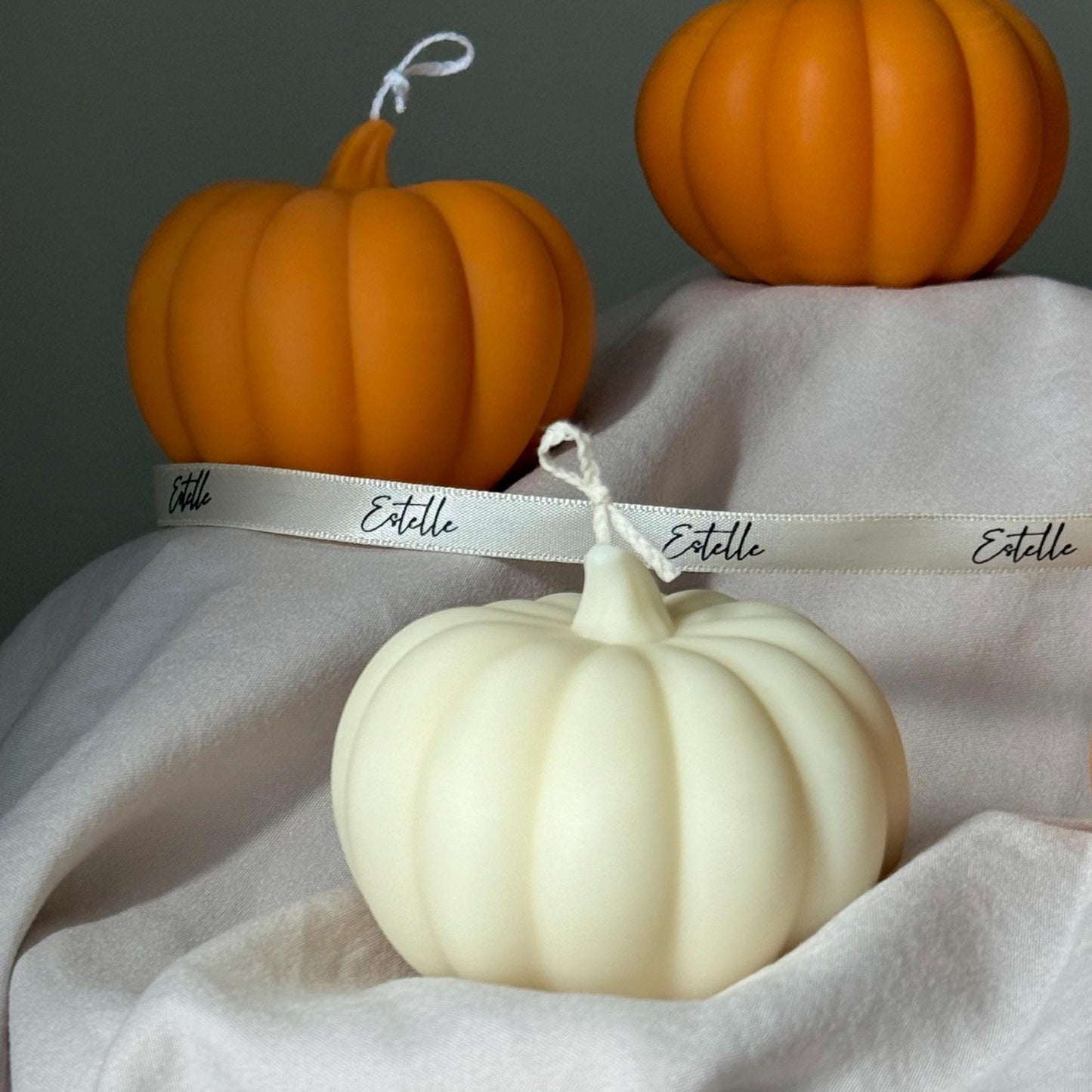 Handgemachte Kürbis-Sojawachs-Kerze: Herbstdekor-Geschenk