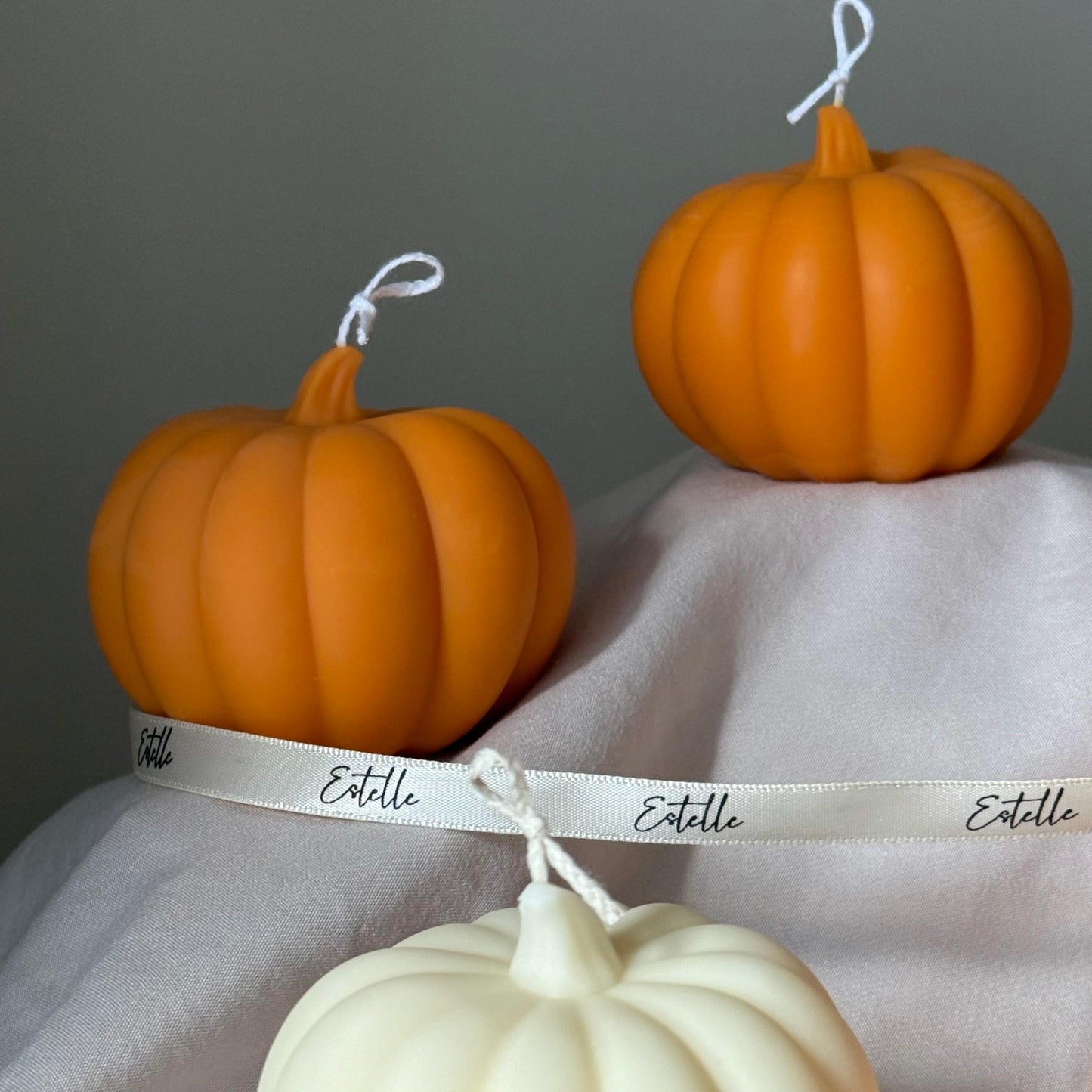 Handgemachte Kürbis-Sojawachs-Kerze: Herbstdekor-Geschenk