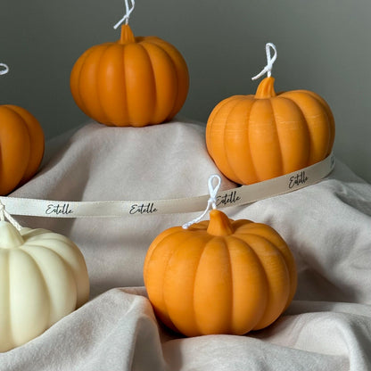 Handgemachte Kürbis-Sojawachs-Kerze: Herbstdekor-Geschenk