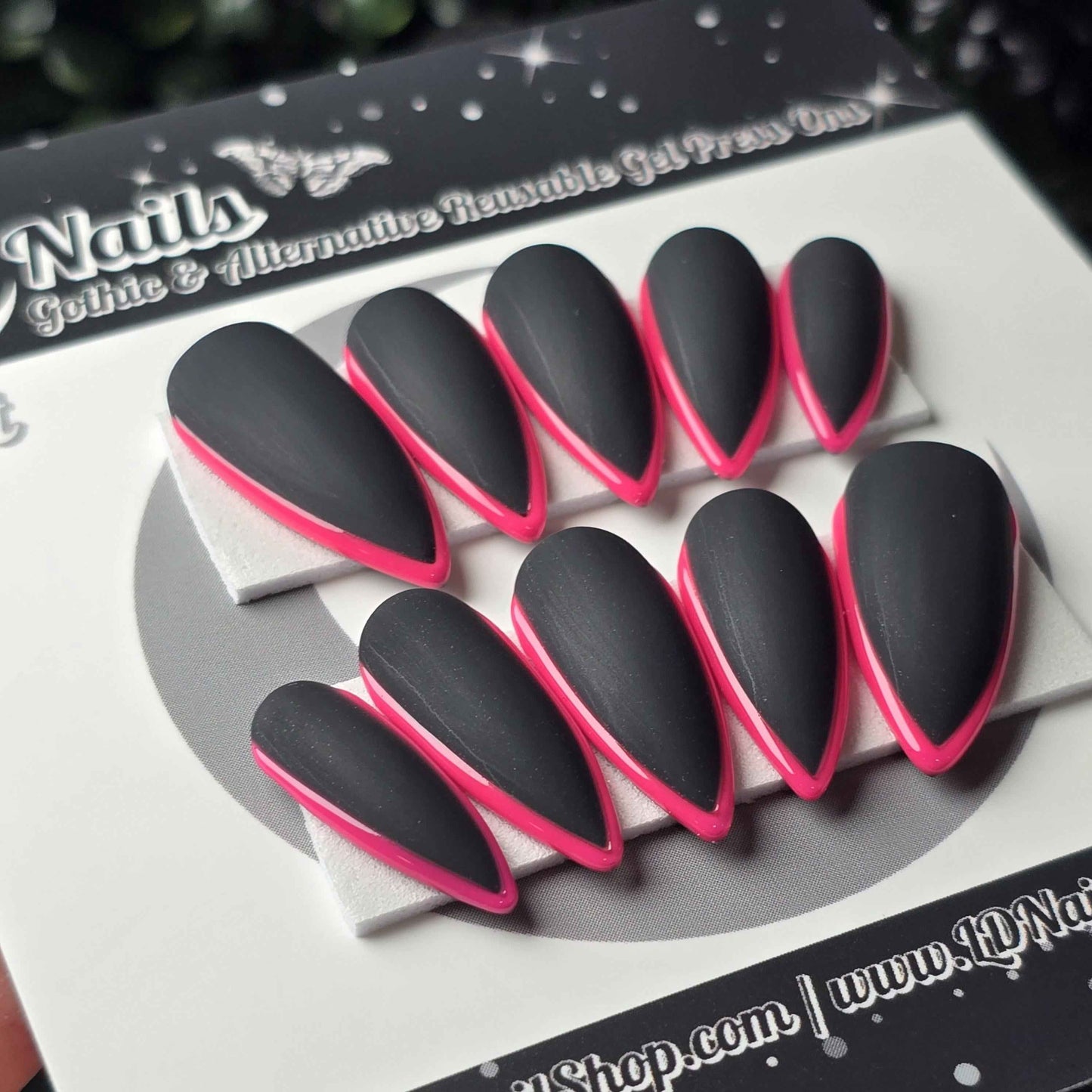 Black and Pink Skinny French - Embossed Tips