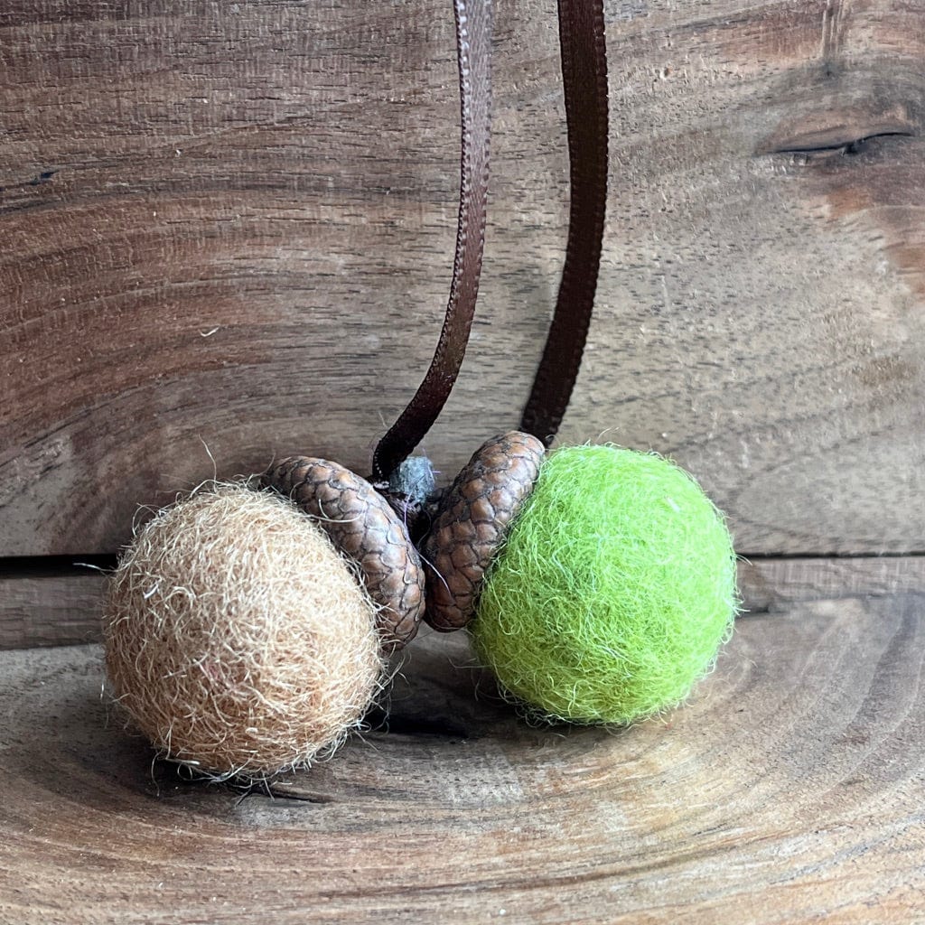 Double Felted Acorn | Citrus Green & Peppercorn | Aromatherapy Diffuser