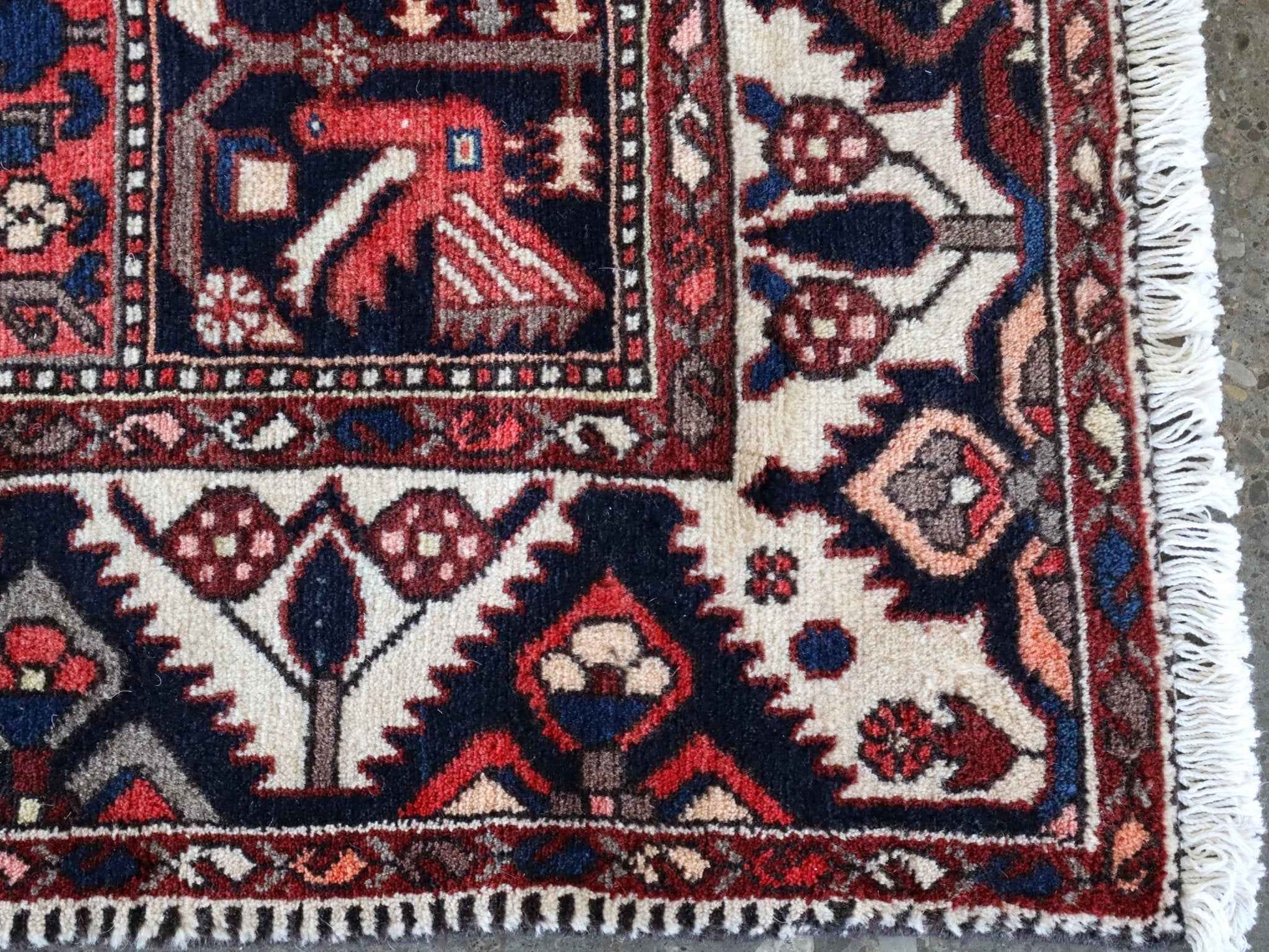 Persian Bakhtiari Rug | 5' 1" x 9' 6"
