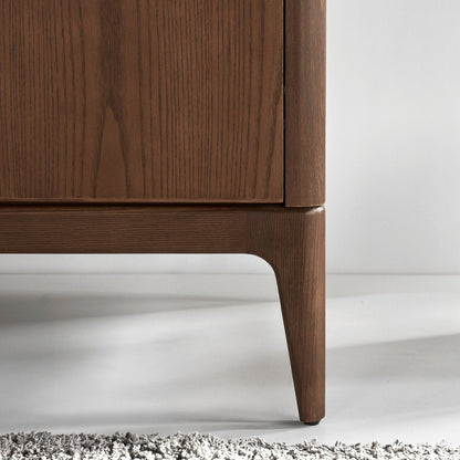 Scharlachroter europäischer Eschenholz-Kleiderschrank