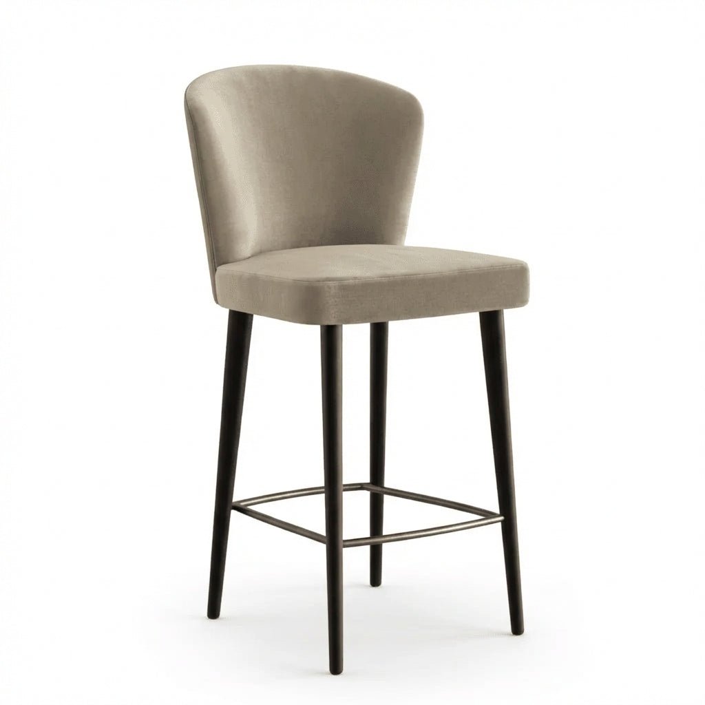 Vier Silhouette Barhocker