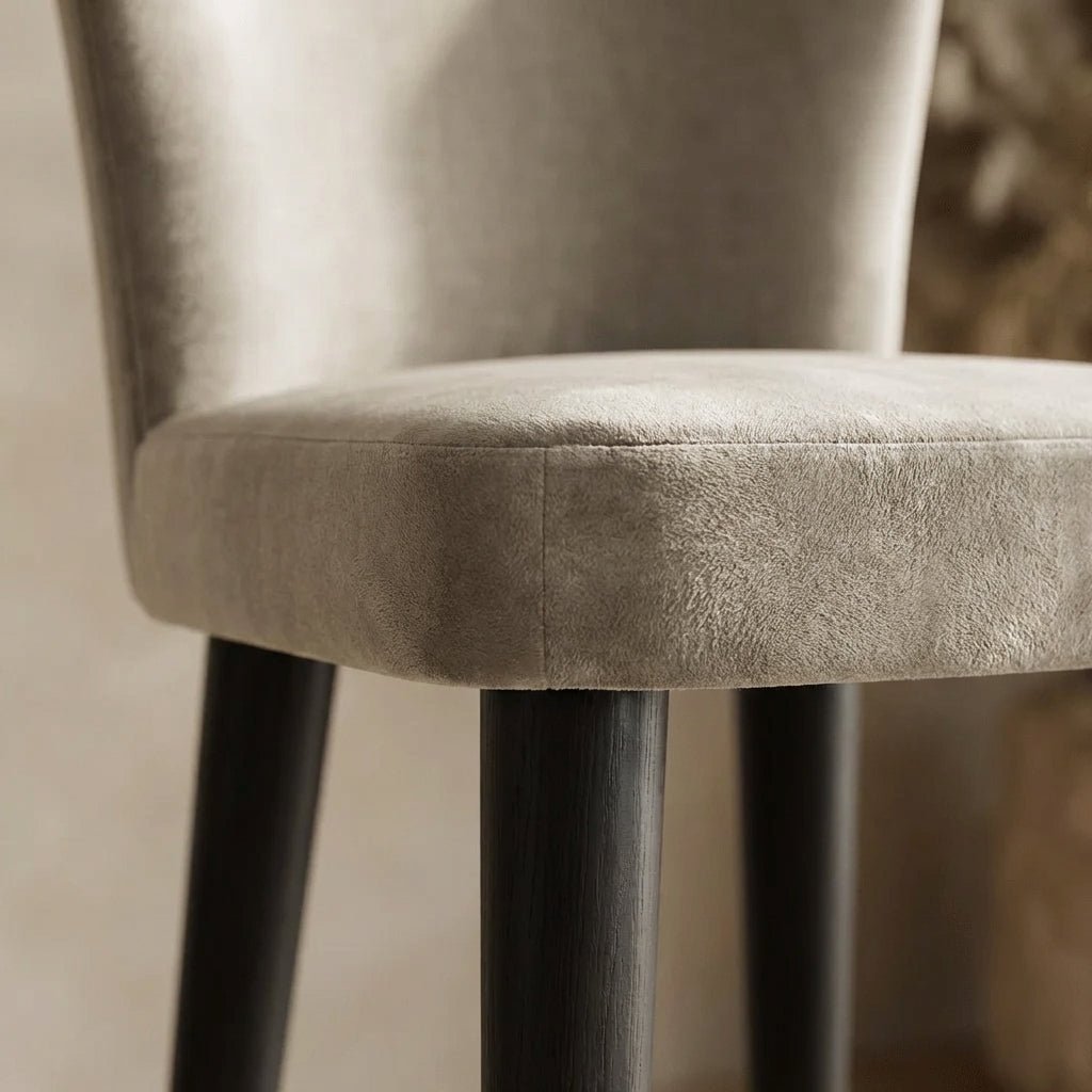 Vier Silhouette Barhocker