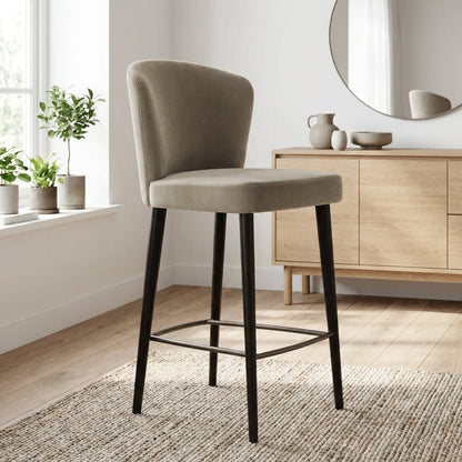 Vier Silhouette Barhocker