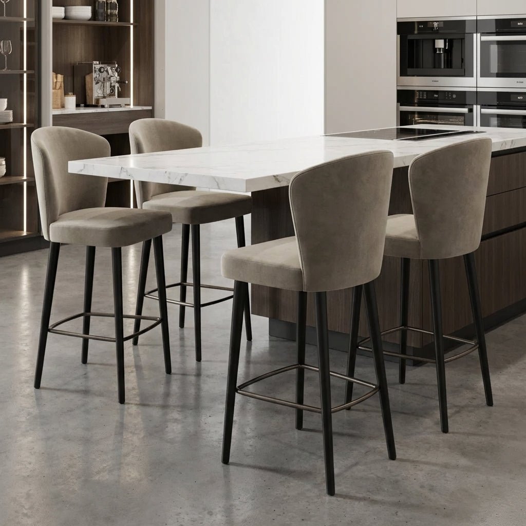 Vier Silhouette Barhocker