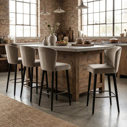 Vier Silhouette Barhocker