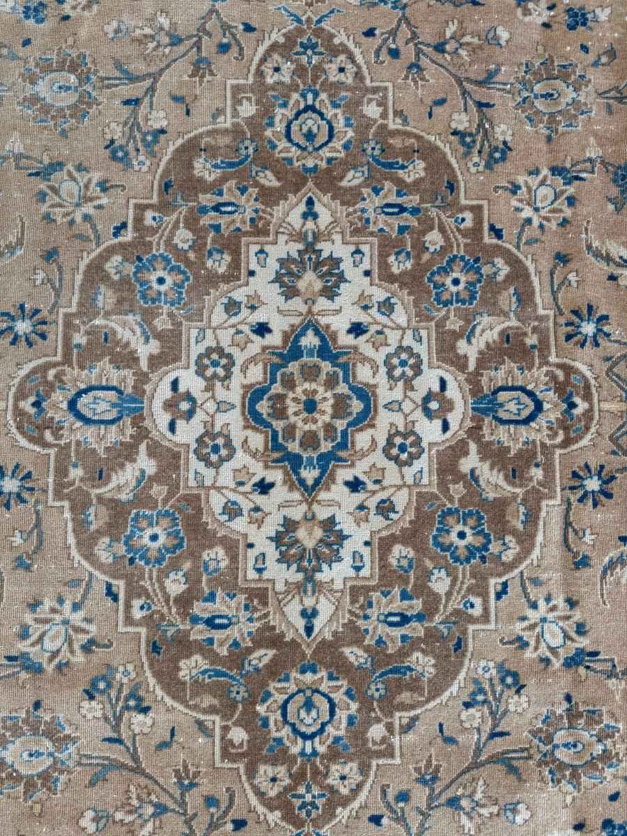 Vintage Kashan Rug | 7' 10" x 10' 11"